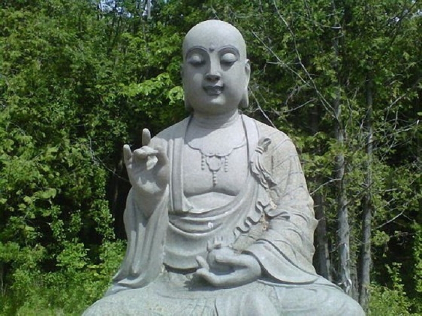 How the largest Buddhist temple in Canada is being built