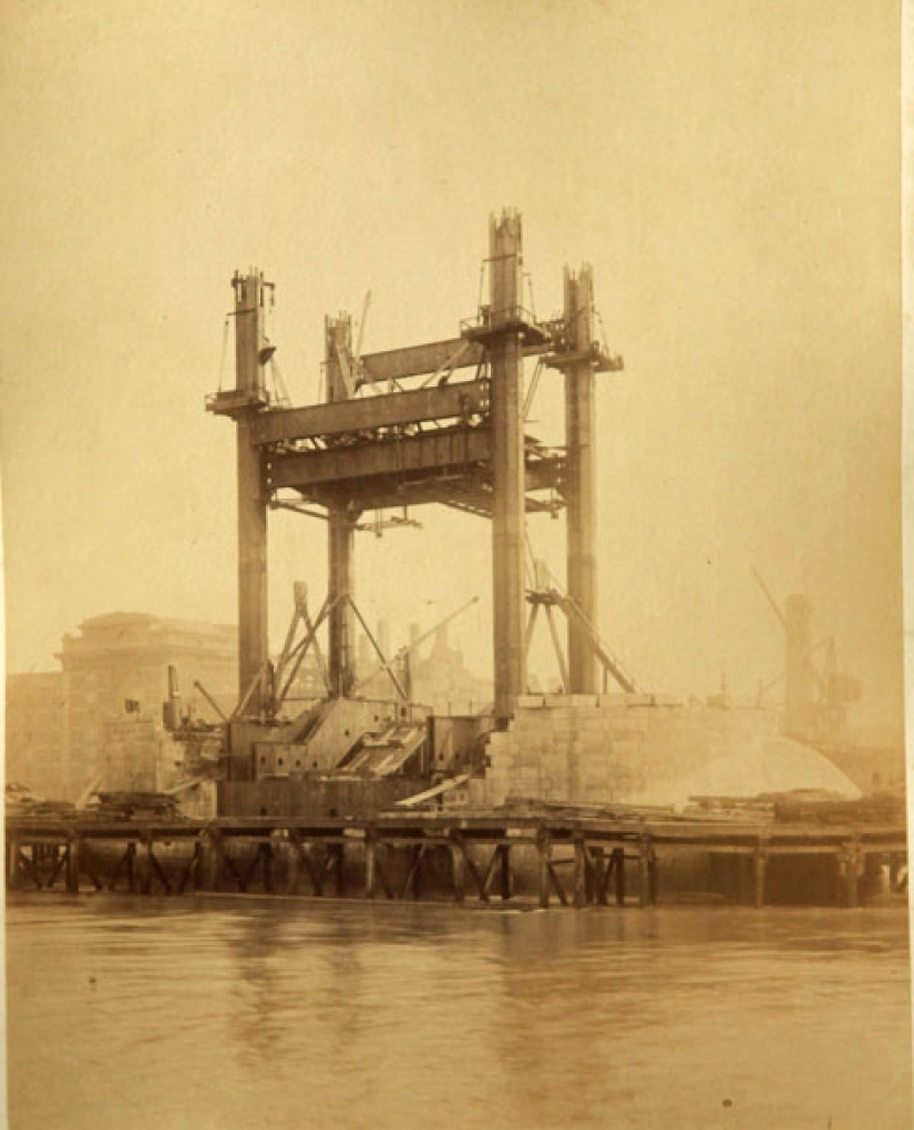 How the Tower Bridge was built How the Tower Bridge was built