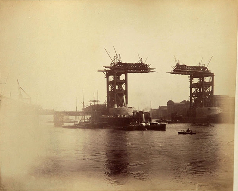 How the Tower Bridge was built How the Tower Bridge was built