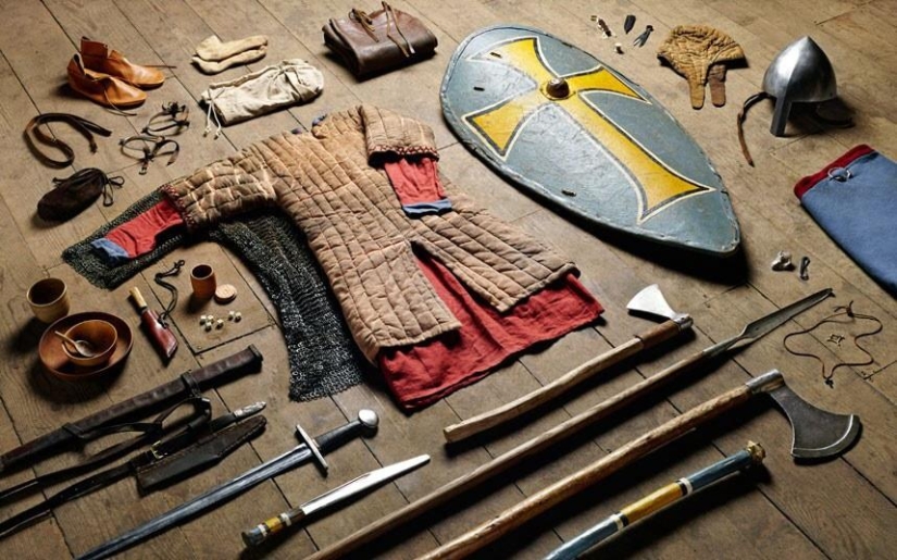 How things have changed over the millennia: the complete combat equipment of British soldiers from the XI to the XXI century How things have changed over the millennia: the complete combat equipment of British soldiers from the XI to the XXI century