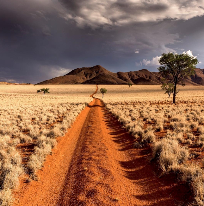 How to make a beautiful photo and get a poster for a movie? This person knows the answer for sure How to make a beautiful photo and get a poster for a movie? This person knows the answer for sure