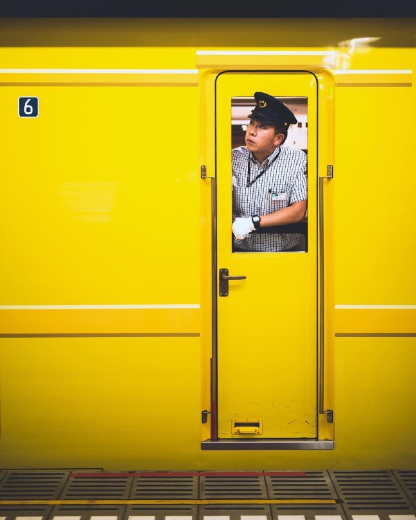 How to make a beautiful photo and get a poster for a movie? This person knows the answer for sure How to make a beautiful photo and get a poster for a movie? This person knows the answer for sure