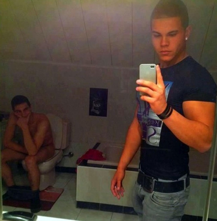 How to take a selfie and make the whole Internet hate you How to take a selfie and make the whole Internet hate you