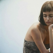 Hyperrealism: oil portraits of women