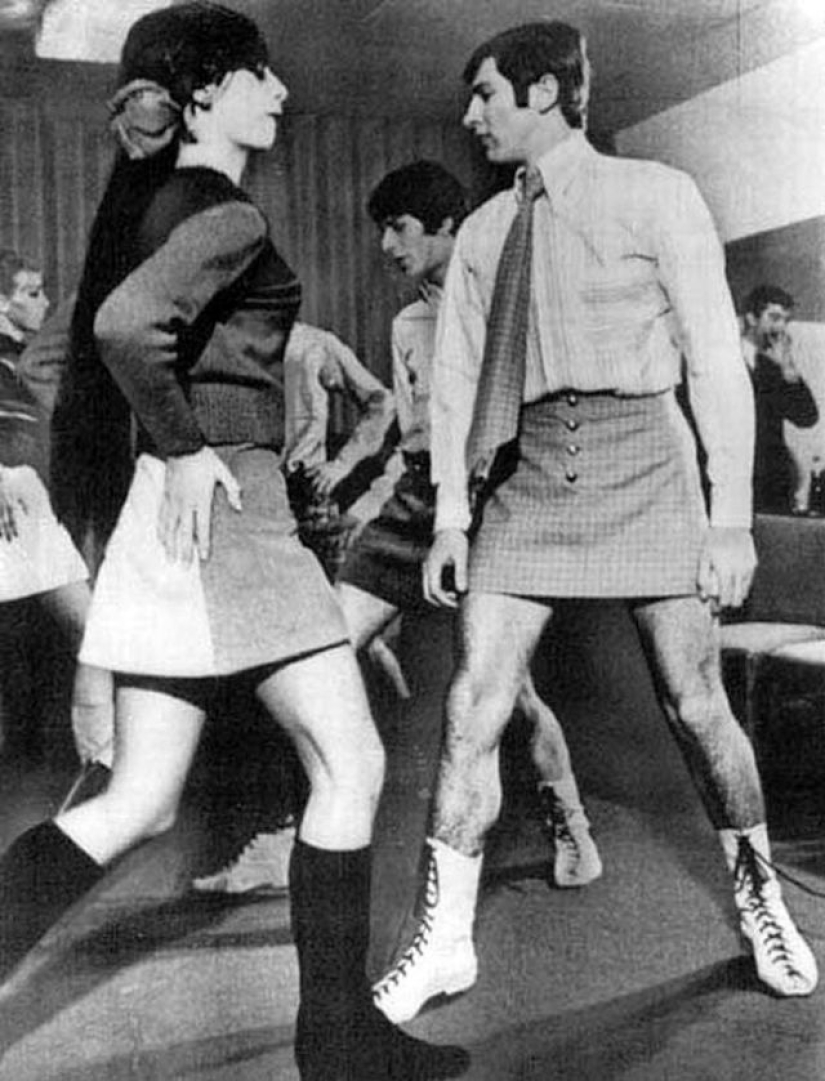 "If I invest in this, my legs will break": a collection of skirts for men of the 1960s