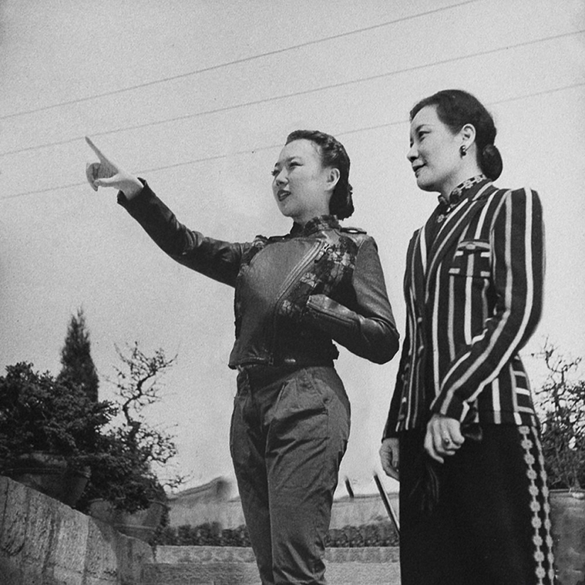 "I'm everywhere": Chinese artist inserts herself into iconic celebrity photos