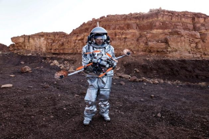 In a rocky Israeli crater, scientists simulate life on Mars