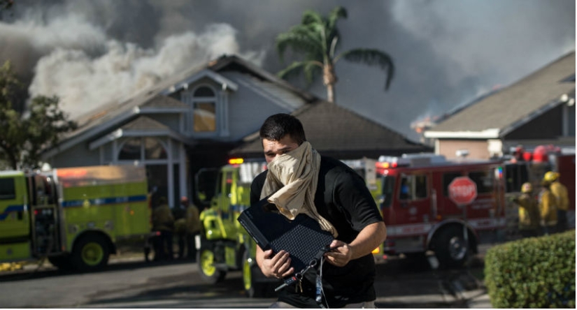 In case of fire, the first to take out the Xbox: a photo of the victim with a game console has gone viral In case of fire, the first to take out the Xbox: a photo of the victim with a game console has gone viral