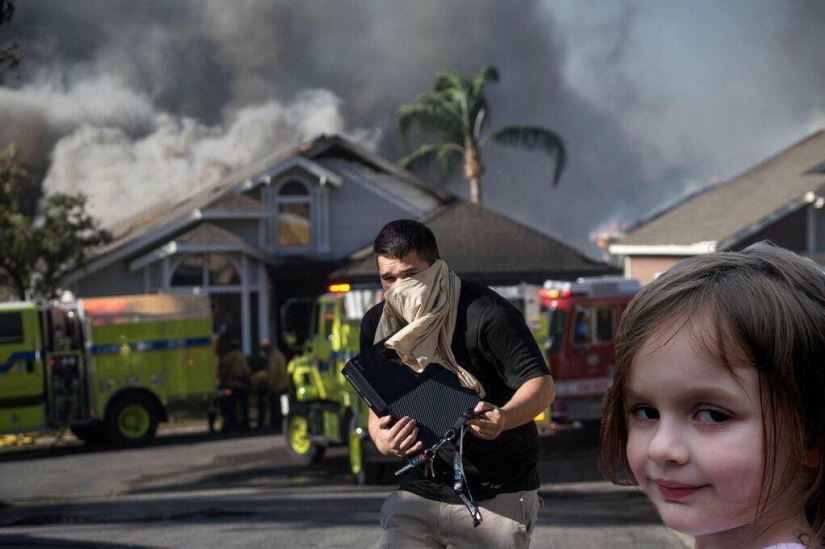 In case of fire, the first to take out the Xbox: a photo of the victim with a game console has gone viral In case of fire, the first to take out the Xbox: a photo of the victim with a game console has gone viral