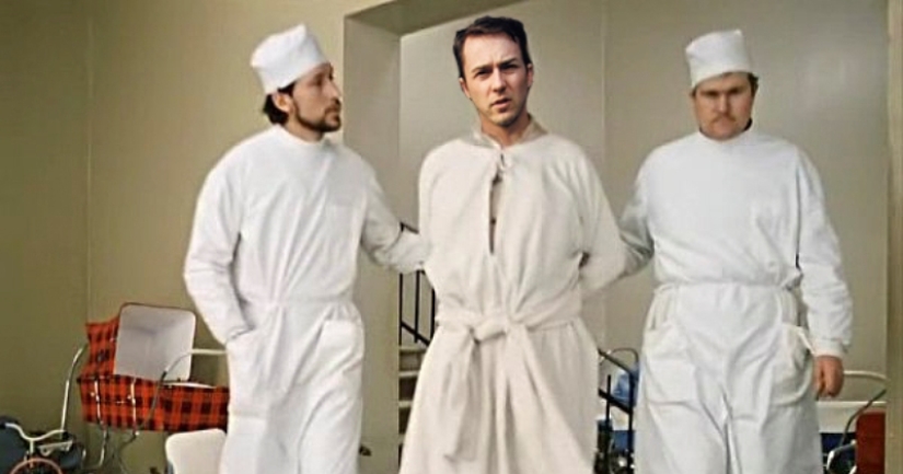 In China, the ending of the movie "Fight Club" has been changed. Users burst into memes In China, the ending of the movie "Fight Club" has been changed. Users burst into memes