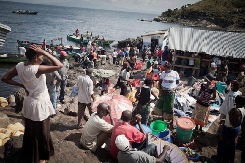 In cramped conditions, but not offended: the most overpopulated island on the planet!