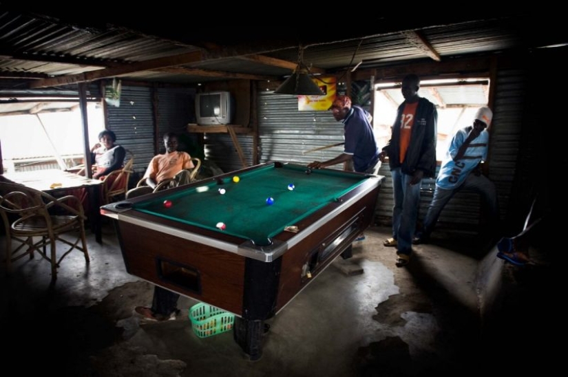 In cramped conditions, but not offended: the most overpopulated island on the planet!