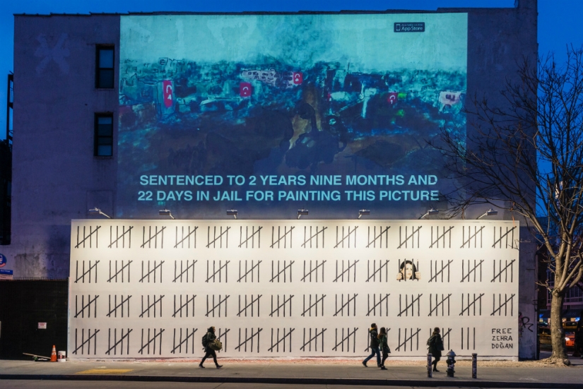 In his new work, Banksy supported an artist from Turkey who went to prison for a "radical" illustration In his new work, Banksy supported an artist from Turkey who went to prison for a "radical" illustration