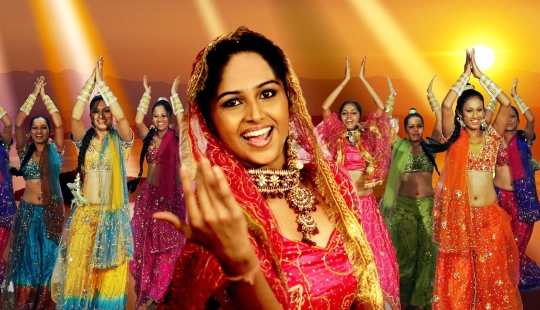 In India, a wife and her lover hired killers for her husband, but everything slipped into some kind of Bollywood