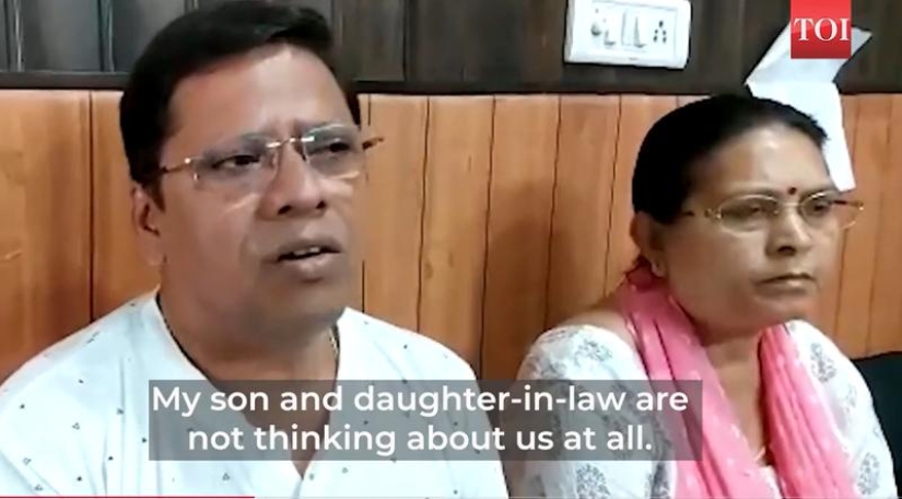 In India, parents are suing their son and his wife, because they did not give them grandchildren In India, parents are suing their son and his wife, because they did not give them grandchildren