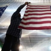 In Iran, the factory makes flags of the United States and Israel, so that they can be burned demonstratively later In Iran, the factory makes flags of the United States and Israel, so that they can be burned demonstratively later