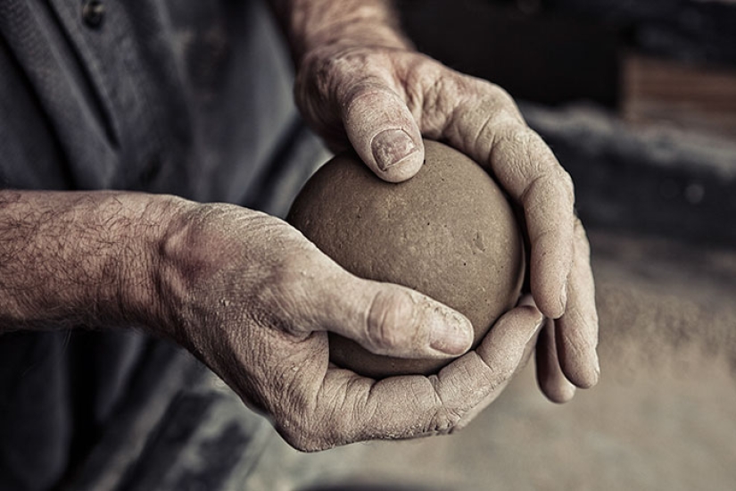 In Japan, they got to the dirt: the Japanese polish balls from the ground to a perfect shine In Japan, they got to the dirt: the Japanese polish balls from the ground to a perfect shine