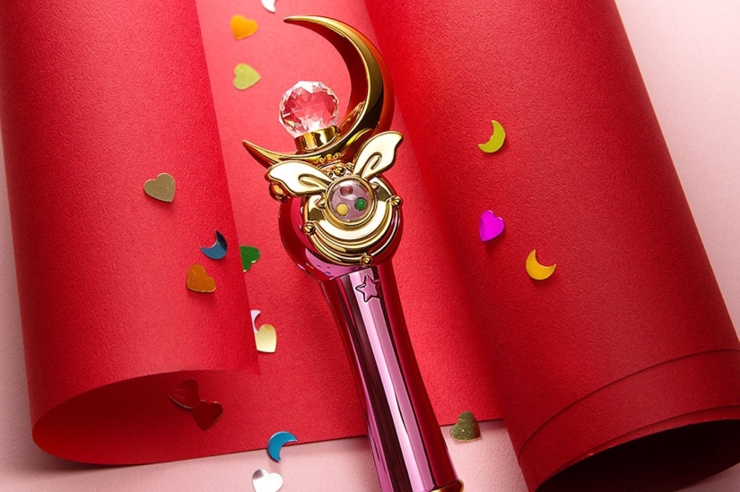 In Taiwan, a travel ticket in the form of the wand of the sorceress Sailor Moon was issued