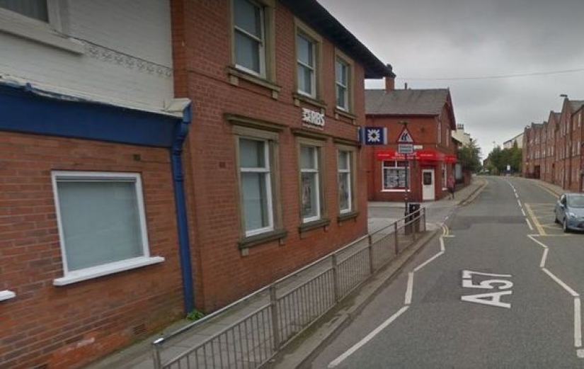 In the UK, a judge pitied a "loser thief" for his pathetic robberies