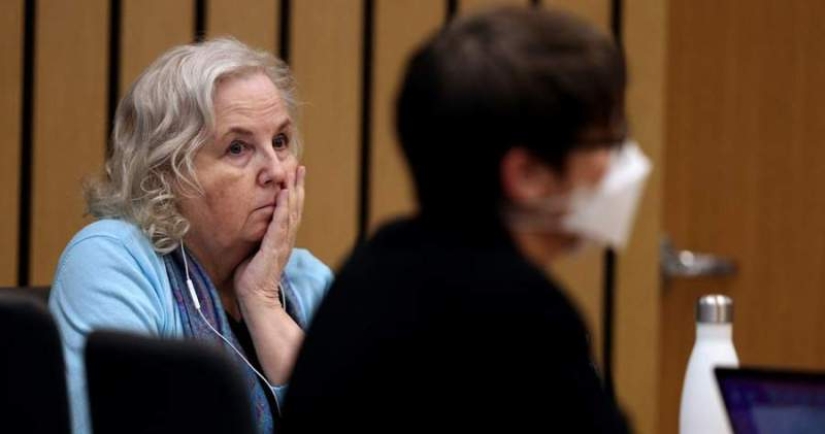 In the USA, the author of the book "How to kill a husband" is being tried for the murder of a spouse In the USA, the author of the book "How to kill a husband" is being tried for the murder of a spouse