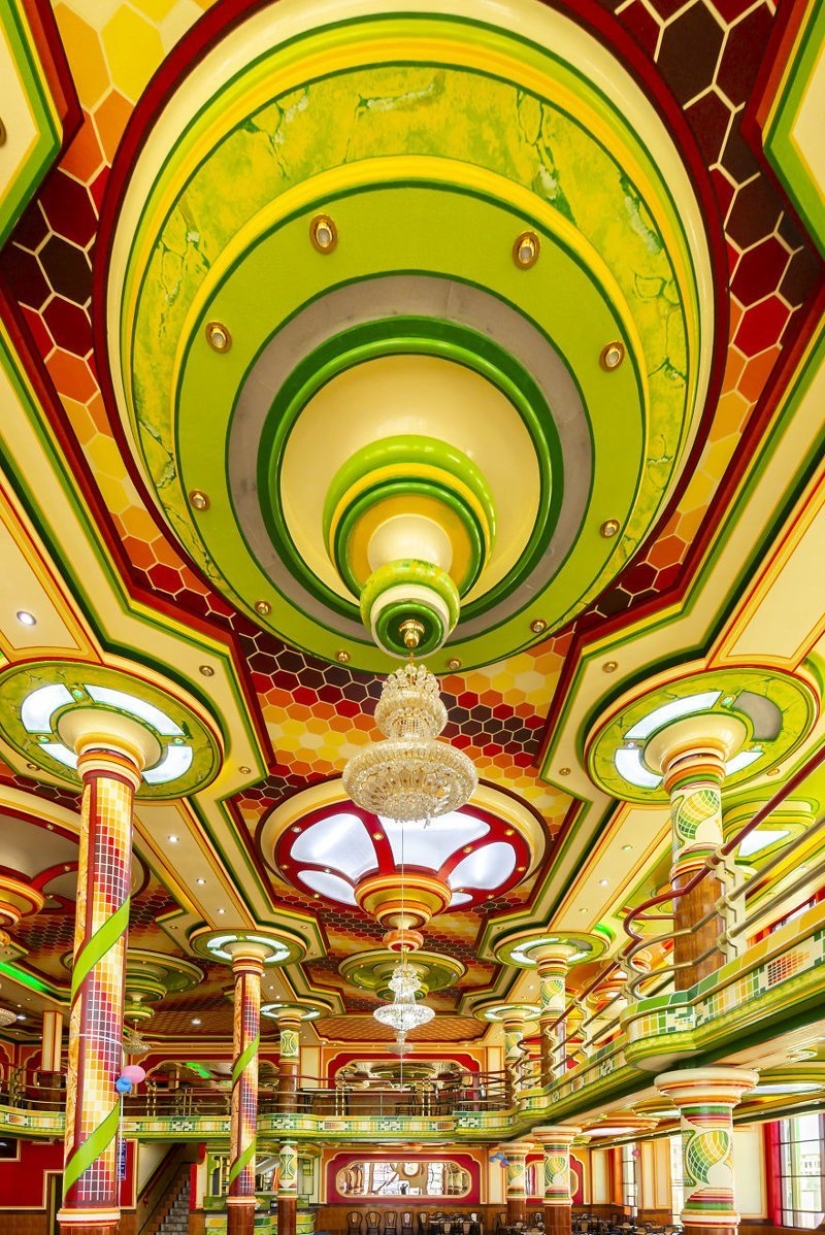 Incredible houses built by rich Indians in Bolivia Incredible houses built by rich Indians in Bolivia