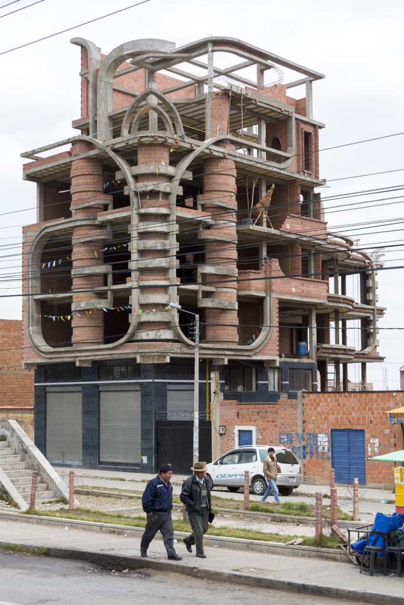 Incredible houses built by rich Indians in Bolivia Incredible houses built by rich Indians in Bolivia