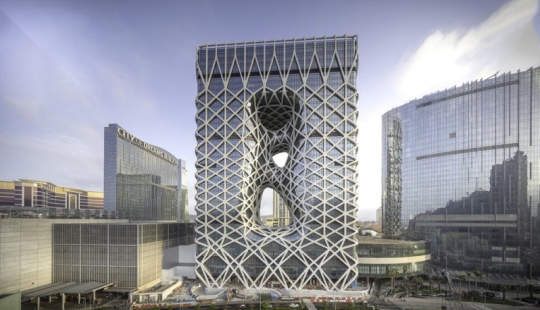 Incredible Morpheus in Macau: a futuristic hotel with an exoskeleton has been opened in the gaming capital