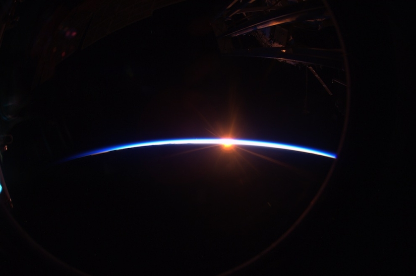 Incredible photos from space of astronaut Douglas Wheelock Incredible photos from space of astronaut Douglas Wheelock