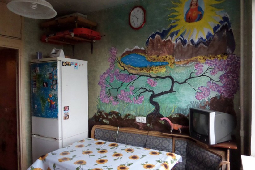 Infernal charm of Russian apartments