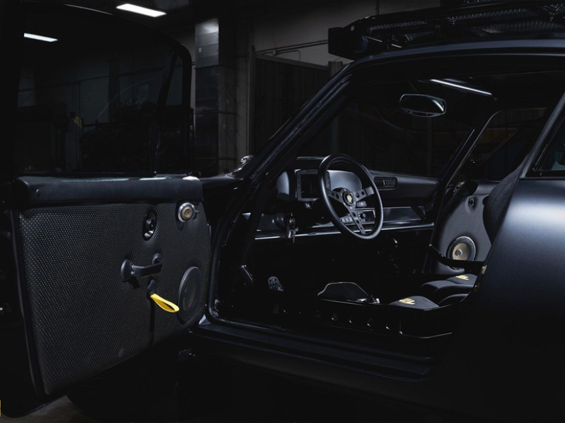 Insanely expensive and extremely rare 1984 off-road Porsche 911