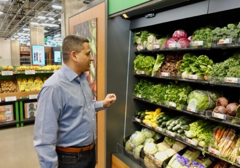 Inside "Amazon Go Grocery": the company opened the first supermarket without cashiers and checkout lanes