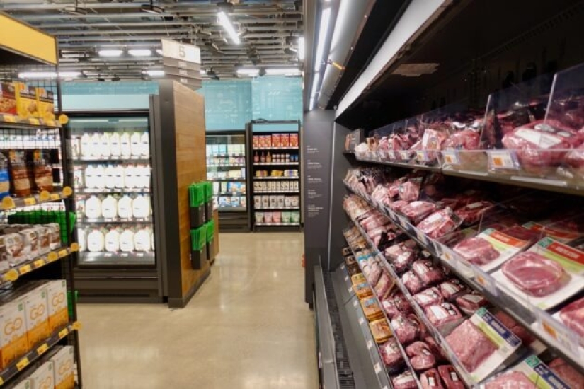 Inside "Amazon Go Grocery": the company opened the first supermarket without cashiers and checkout lanes