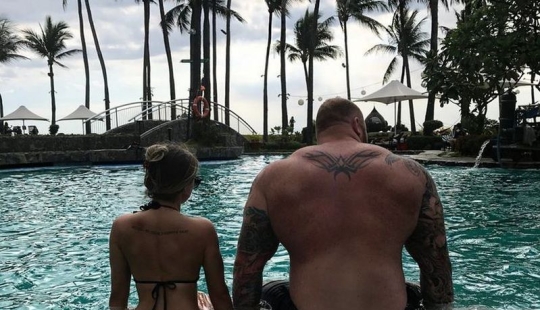 Internet trolls turned on the strongest man on the planet because of a miniature lover