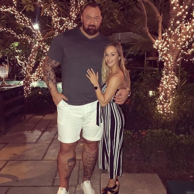 Internet trolls turned on the strongest man on the planet because of a miniature lover
