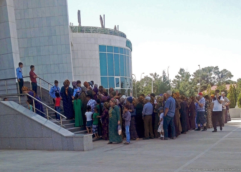 Iron Curtain for Turkmens: why residents of Turkmenistan were banned from leaving the country
