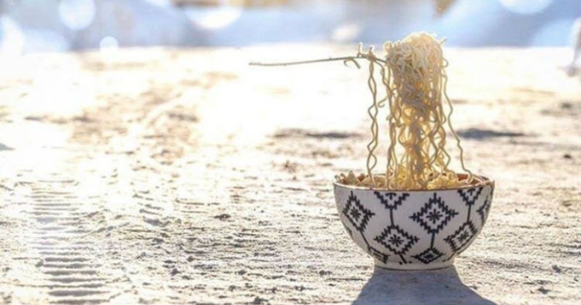 It's so cold in the USA and Canada that windows burst in houses It's so cold in the USA and Canada that windows burst in houses