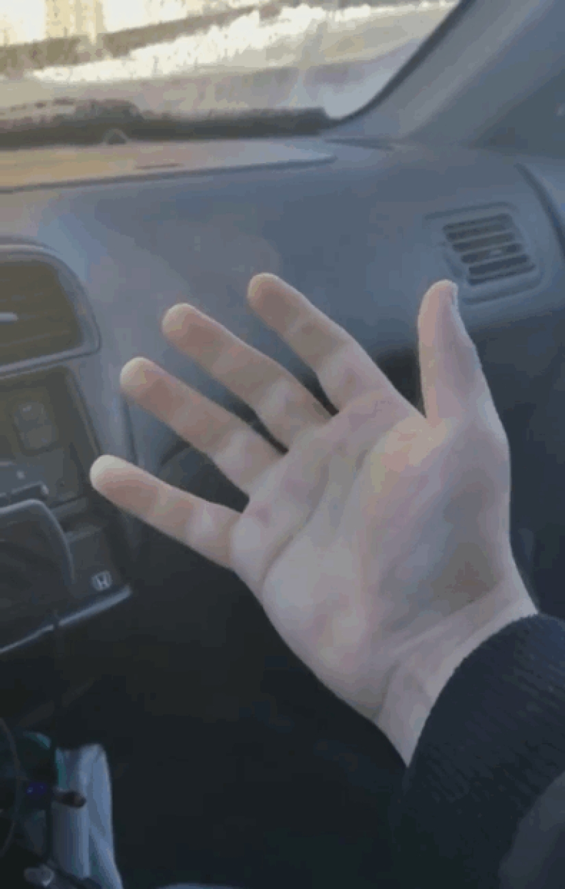 It's so cold in the USA and Canada that windows burst in houses It's so cold in the USA and Canada that windows burst in houses