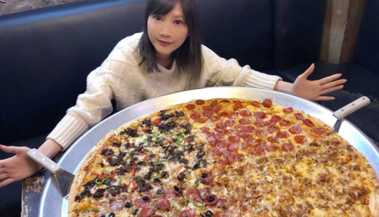 Japanese woman eats 60 burgers and 3 kilos of noodles in one sitting and remains slim