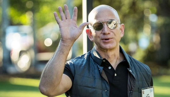 Jeff Bezos y sus 131 mil millones: el hombre más rico del mundo no sabe cómo gastar su dinero Jeff Bezos y sus 131 mil millones: el hombre más rico del mundo no sabe cómo gastar su dinero
