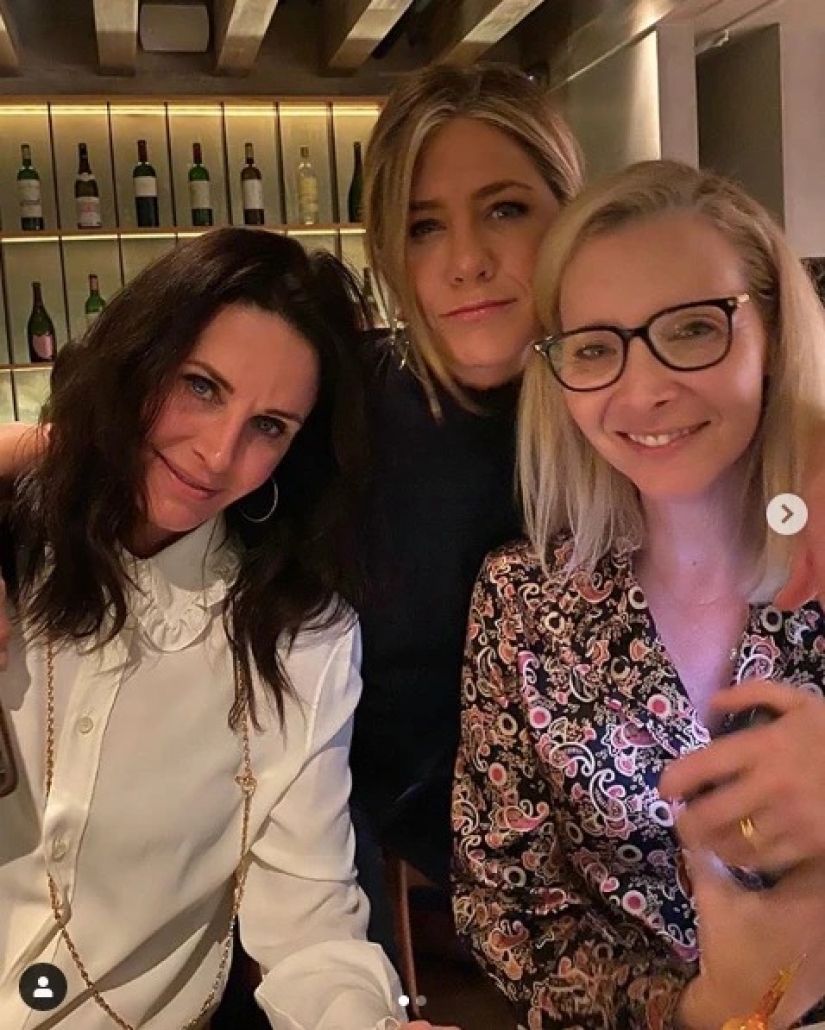 Jennifer Aniston compartió su deleite sobre una noche inolvidable después de reunirse con Brad Pitt