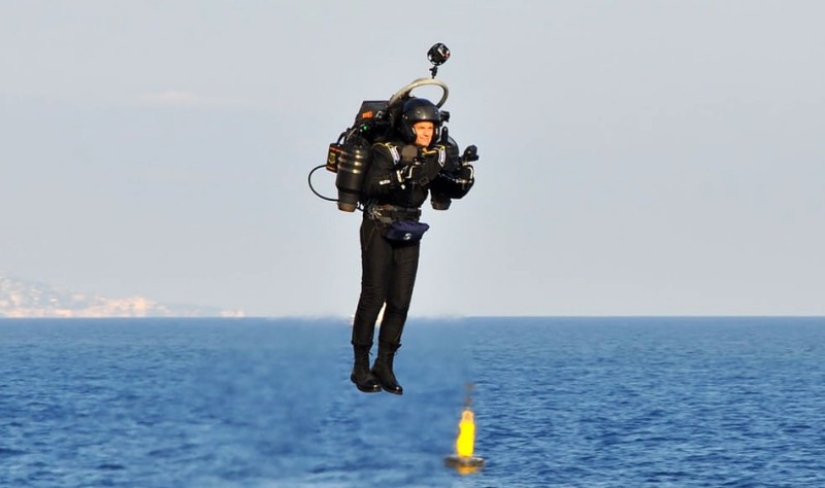 Jetpack, right boot and brother: what did passengers forget in a taxi in 2017 Jetpack, right boot and brother: what did passengers forget in a taxi in 2017