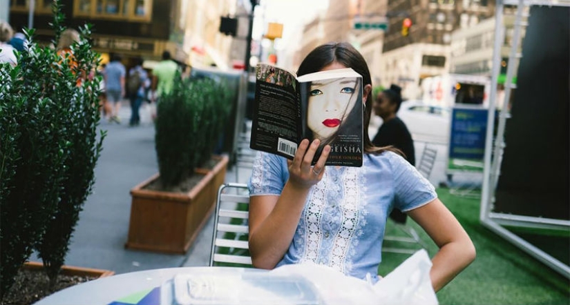 Jonathan Highby is a photographer to whom the whole world poses for a frame Jonathan Highby is a photographer to whom the whole world poses for a frame