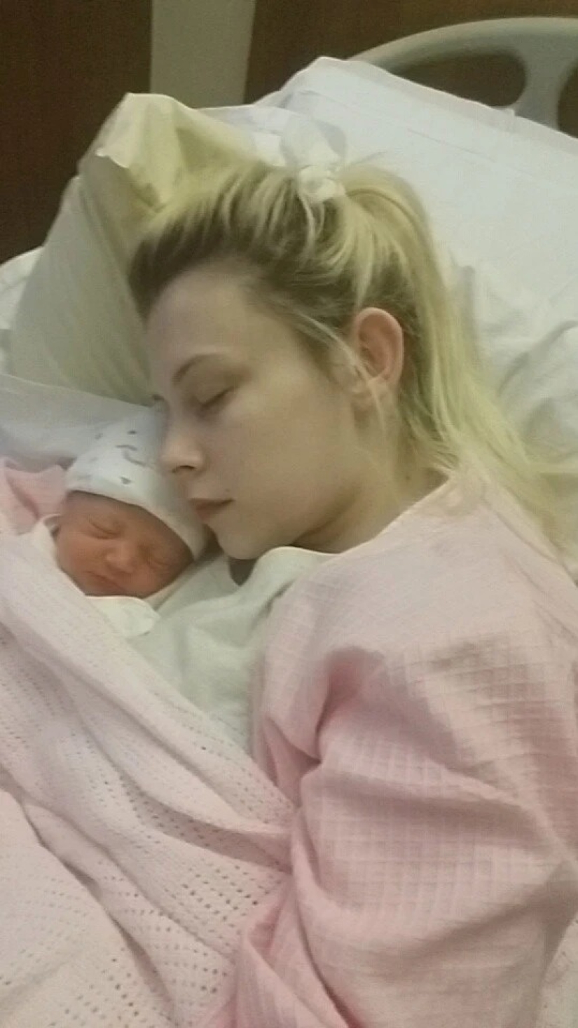 Joven y traviesa: una abuela irlandesa de 38 años es confundida con la hermana mayor de su hija