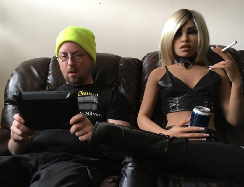 Juegos para Adultos, o Por Qué los Hombres Juegan con Muñecas