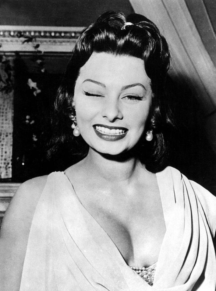 Juguetón, astuto y alegre: 20 celebridades vintage que guiñan un ojo a la cámara Juguetón, astuto y alegre: 20 celebridades vintage que guiñan un ojo a la cámara