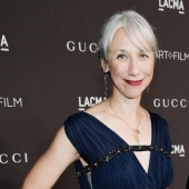 Keanu Reeves appeared in public with his girlfriend. Now it 's official