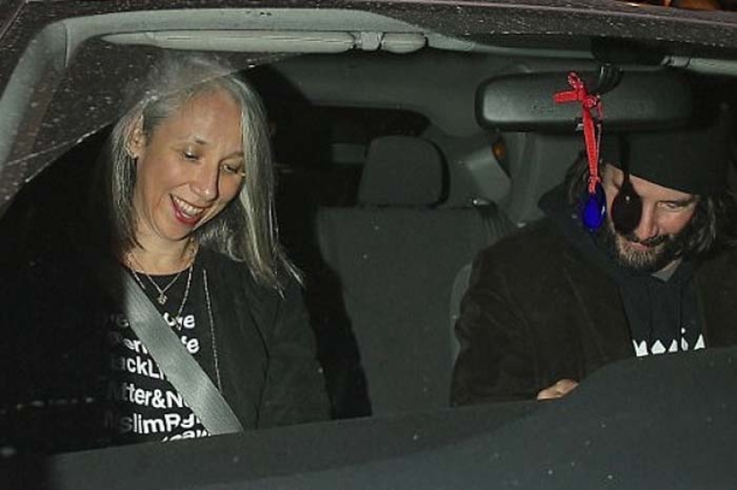 Keanu Reeves finally got a girlfriend, but she was immediately called "weird" Keanu Reeves finally got a girlfriend, but she was immediately called "weird"