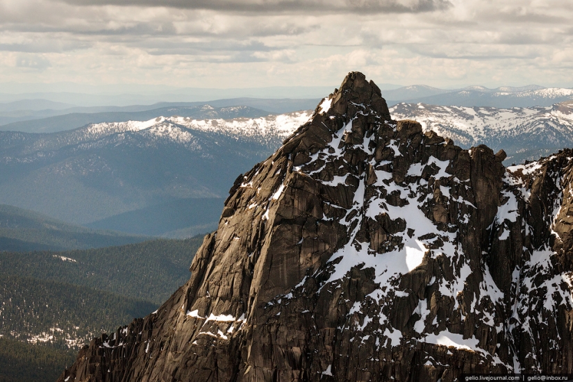 Khakassia from a height: Ergaki Nature Park, Sayano-Shushenskaya HPP and Abakan