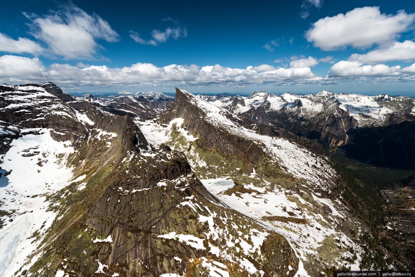 Khakassia from a height: Ergaki Nature Park, Sayano-Shushenskaya HPP and Abakan