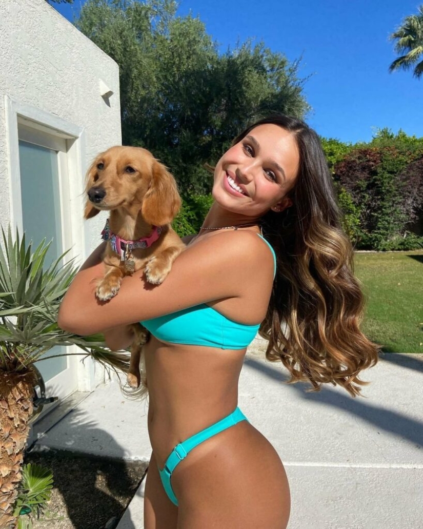 Kiana Stadler es una chica que se ve bien en cualquier traje de baño Kiana Stadler es una chica que se ve bien en cualquier traje de baño